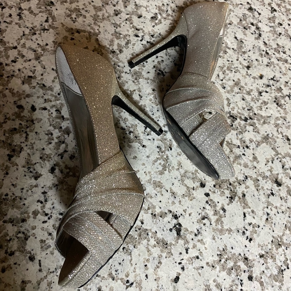I. Miller silver sparkle heels